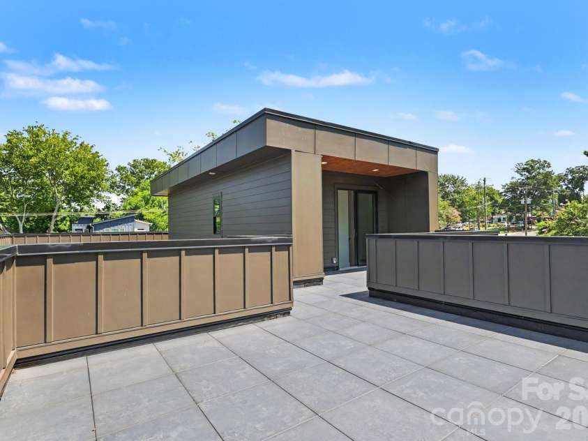 850 Belmont Avenue, Charlotte, NC 28205.  MLS# CAR4362751, YatesRealty ID 36021. Rooftop Terrace