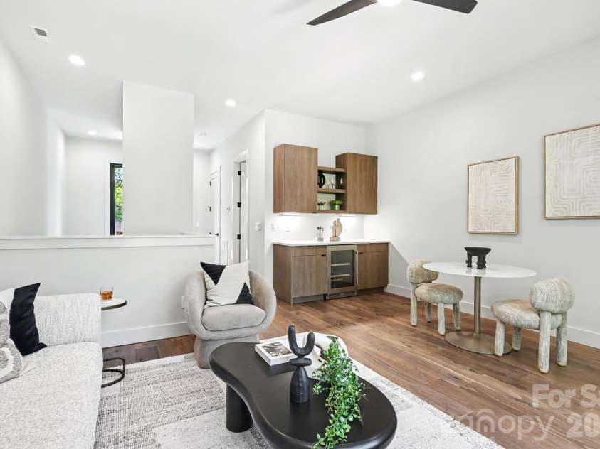 850 Belmont Avenue, Charlotte, NC 28205.  MLS# CAR4362751, YatesRealty ID 36021. Third Floor Bonus Room with full bathroom