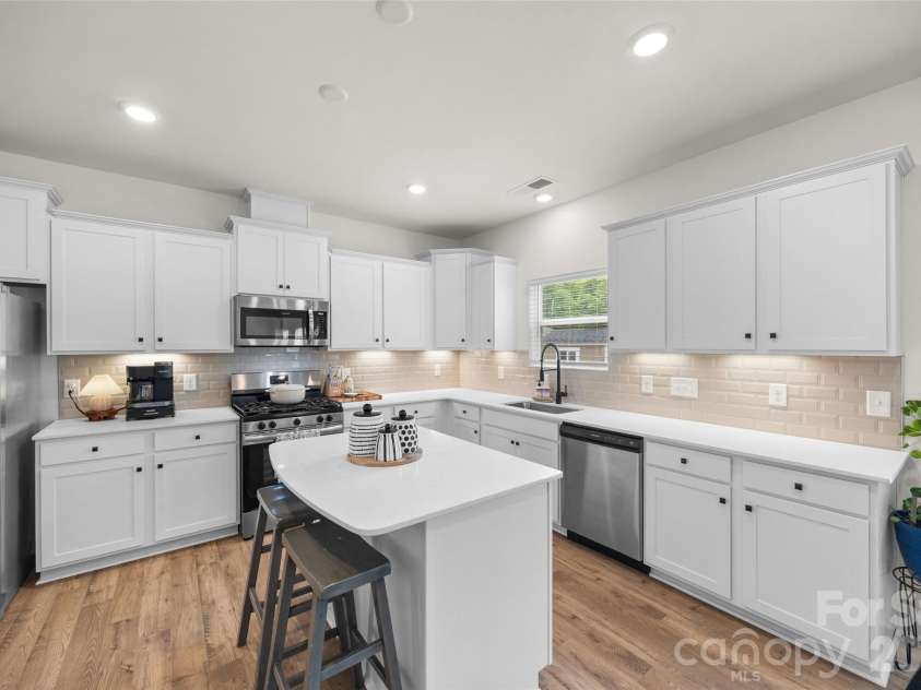 1521 Black Walnut Street, Monroe, NC 28112.  MLS# CAR4371149, YatesRealty ID 36022. 