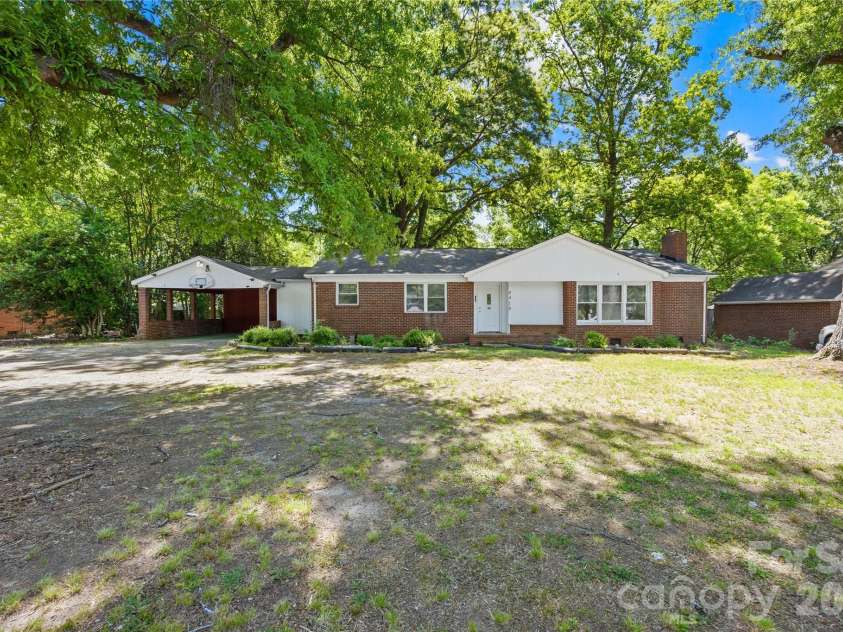 4418 Sharon Amity Road, Charlotte, NC 28205.  MLS# CAR4385812, YatesRealty ID 36023. 