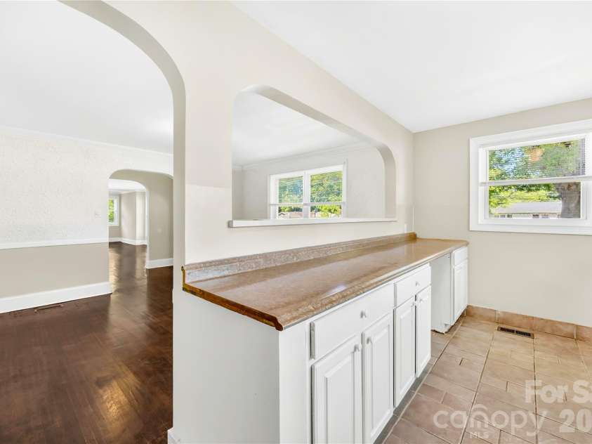 4418 Sharon Amity Road, Charlotte, NC 28205.  MLS# CAR4385812, YatesRealty ID 36023. 