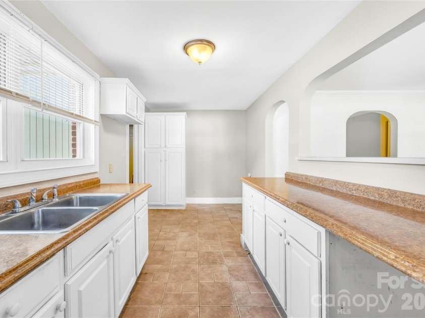 4418 Sharon Amity Road, Charlotte, NC 28205.  MLS# CAR4385812, YatesRealty ID 36023. 
