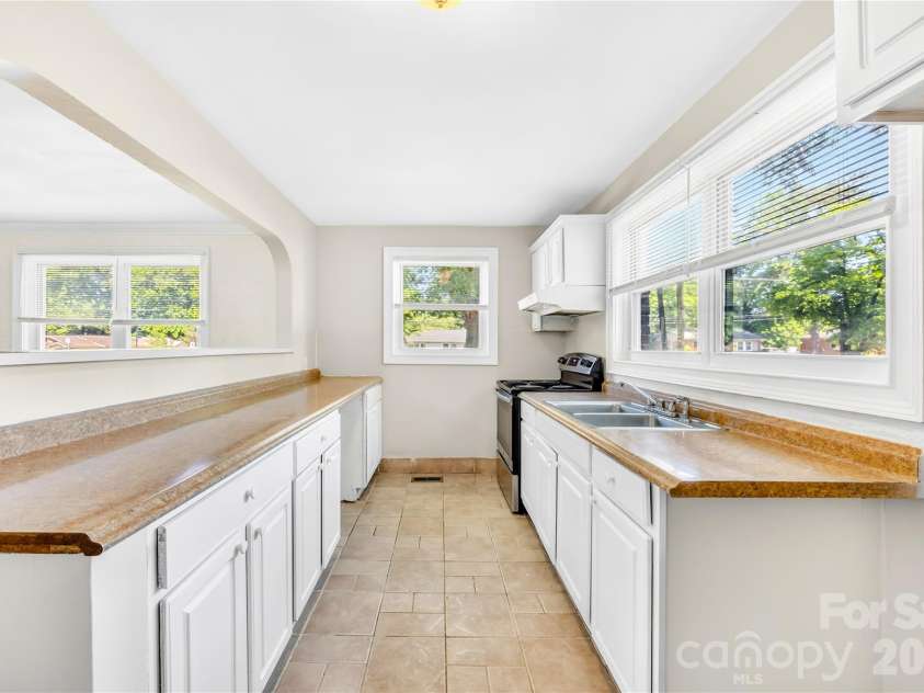 4418 Sharon Amity Road, Charlotte, NC 28205.  MLS# CAR4385812, YatesRealty ID 36023. 