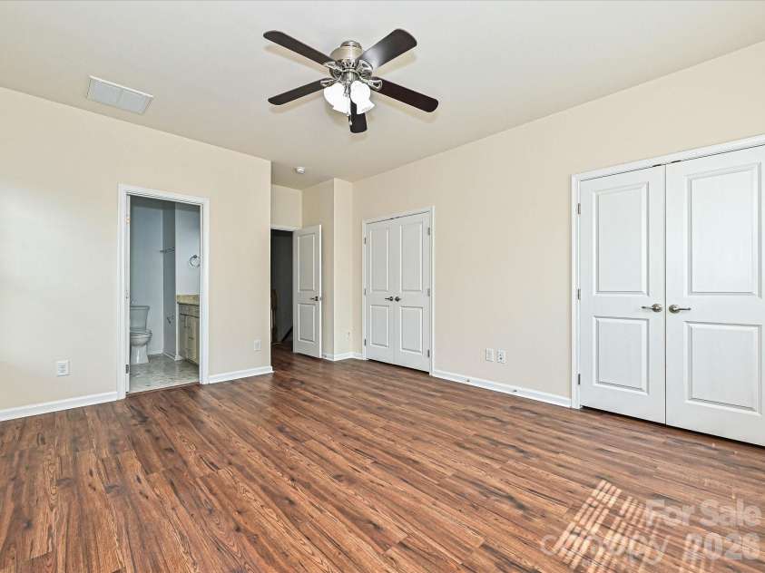19791 Playwrights Way, Cornelius, NC 28031.  MLS# CAR4388972, YatesRealty ID 36024. Primary Bedroom