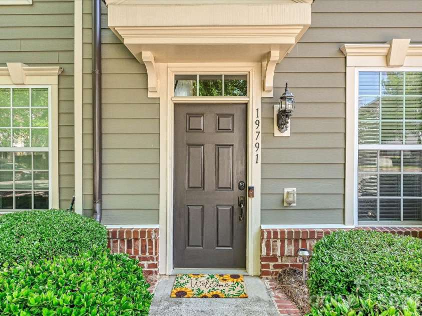 19791 Playwrights Way, Cornelius, NC 28031.  MLS# CAR4388972, YatesRealty ID 36024. Welcome Home