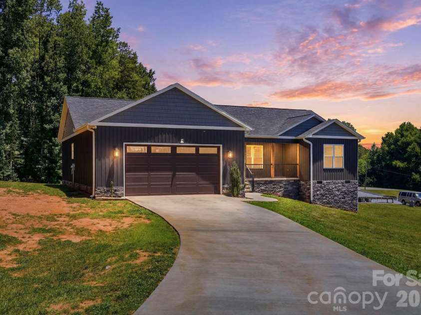 169 Old Brushy Drive, Lexington, NC 27292.  MLS# CAR4393911, YatesRealty ID 36025. 