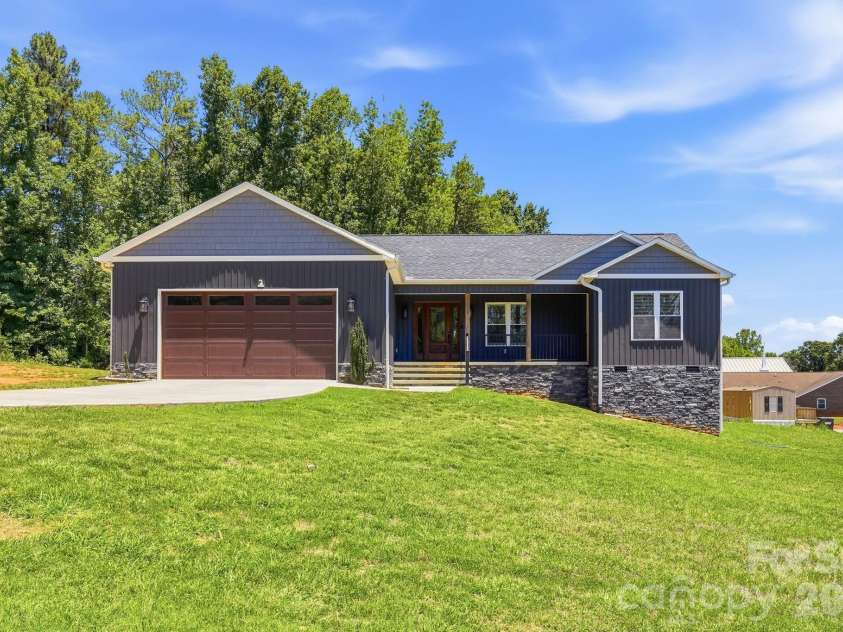 169 Old Brushy Drive, Lexington, NC 27292.  MLS# CAR4393911, YatesRealty ID 36025. 