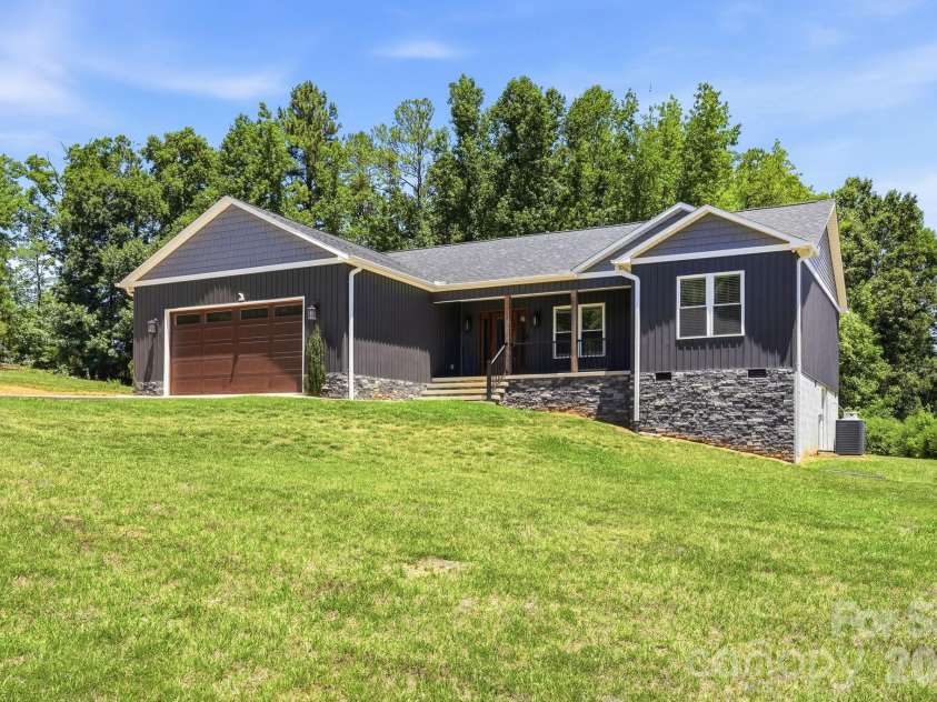 169 Old Brushy Drive, Lexington, NC 27292.  MLS# CAR4393911, YatesRealty ID 36025. 
