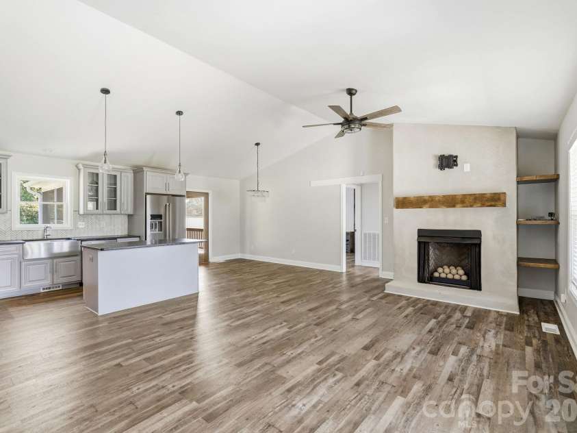 169 Old Brushy Drive, Lexington, NC 27292.  MLS# CAR4393911, YatesRealty ID 36025. 