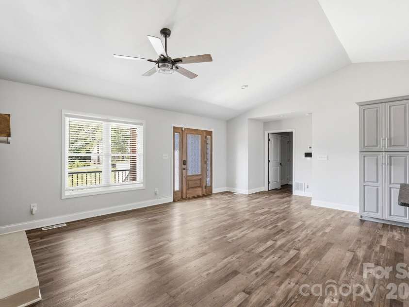 169 Old Brushy Drive, Lexington, NC 27292.  MLS# CAR4393911, YatesRealty ID 36025. 