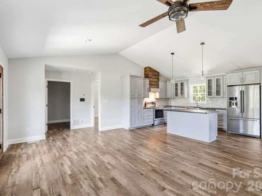 169 Old Brushy Drive, Lexington, NC 27292.  MLS# CAR4393911, YatesRealty ID 36025. 