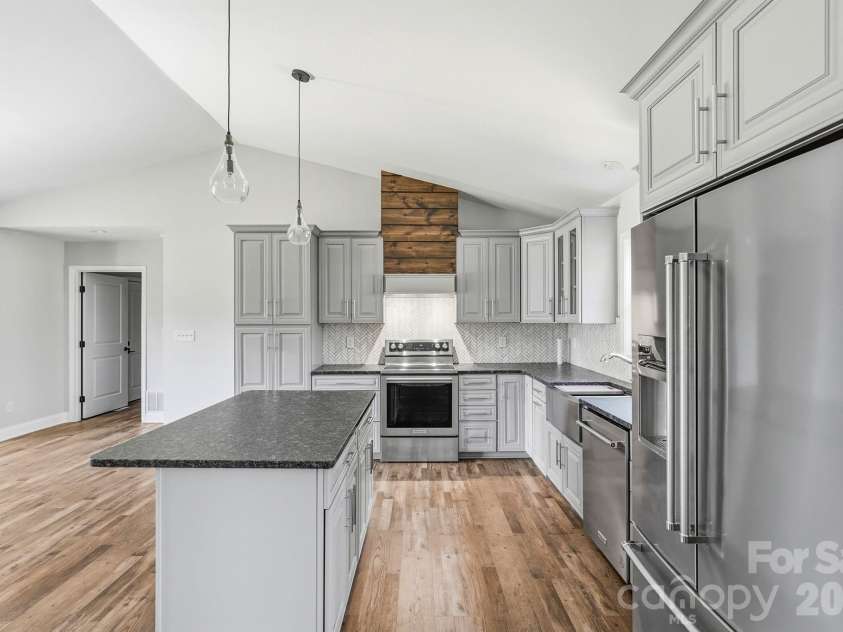169 Old Brushy Drive, Lexington, NC 27292.  MLS# CAR4393911, YatesRealty ID 36025. 