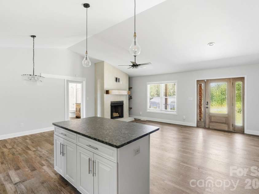 169 Old Brushy Drive, Lexington, NC 27292.  MLS# CAR4393911, YatesRealty ID 36025. 