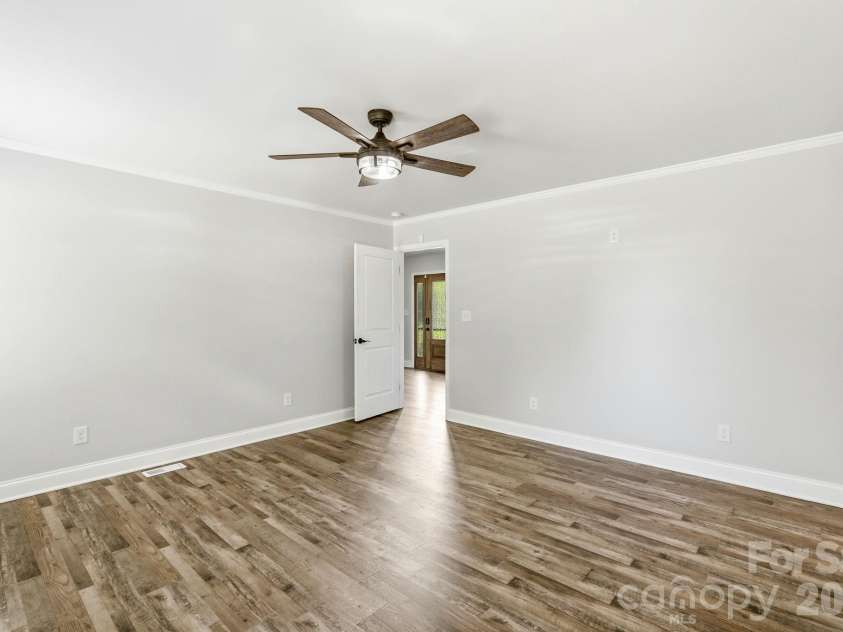 169 Old Brushy Drive, Lexington, NC 27292.  MLS# CAR4393911, YatesRealty ID 36025. 