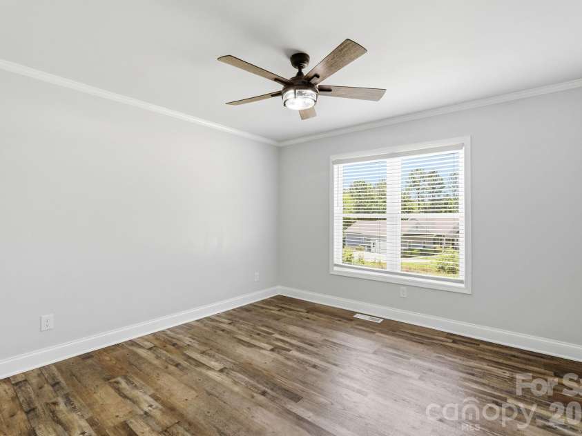 169 Old Brushy Drive, Lexington, NC 27292.  MLS# CAR4393911, YatesRealty ID 36025. 