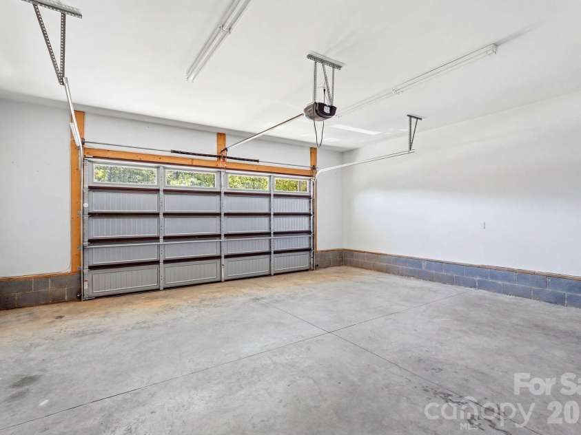 169 Old Brushy Drive, Lexington, NC 27292.  MLS# CAR4393911, YatesRealty ID 36025. 