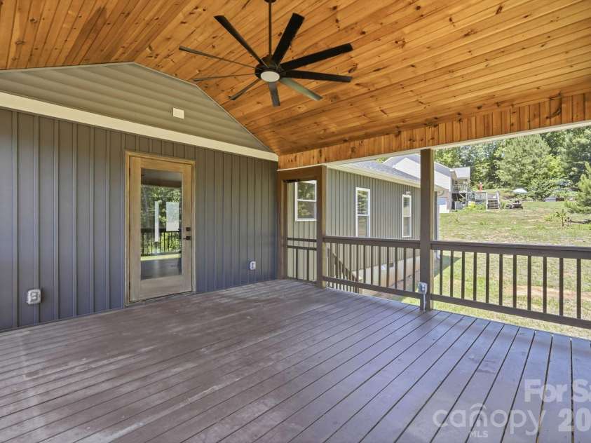 169 Old Brushy Drive, Lexington, NC 27292.  MLS# CAR4393911, YatesRealty ID 36025. 