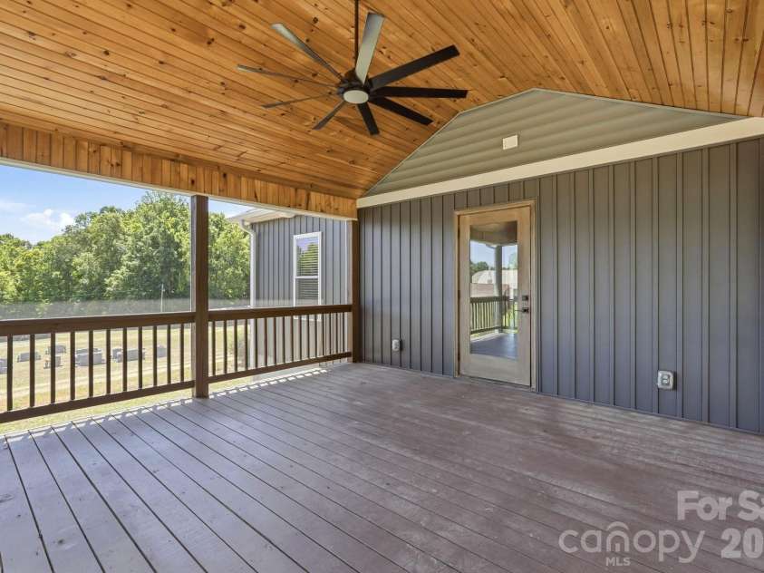 169 Old Brushy Drive, Lexington, NC 27292.  MLS# CAR4393911, YatesRealty ID 36025. 