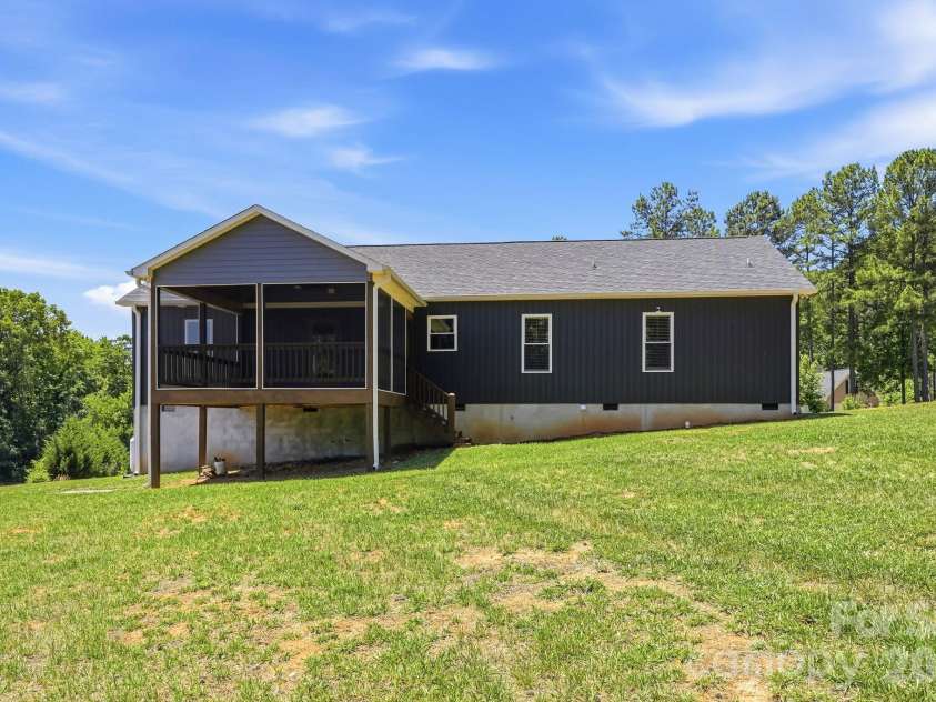 169 Old Brushy Drive, Lexington, NC 27292.  MLS# CAR4393911, YatesRealty ID 36025. 