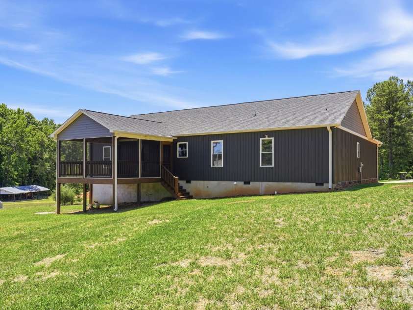 169 Old Brushy Drive, Lexington, NC 27292.  MLS# CAR4393911, YatesRealty ID 36025. 