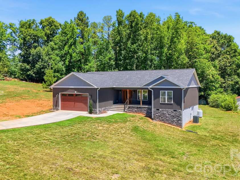 169 Old Brushy Drive, Lexington, NC 27292.  MLS# CAR4393911, YatesRealty ID 36025. 