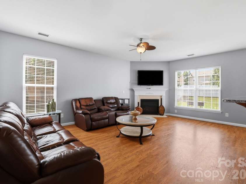5214 Coffeeberry Lane, Charlotte, NC 28227.  MLS# CAR4398838, YatesRealty ID 36029. 