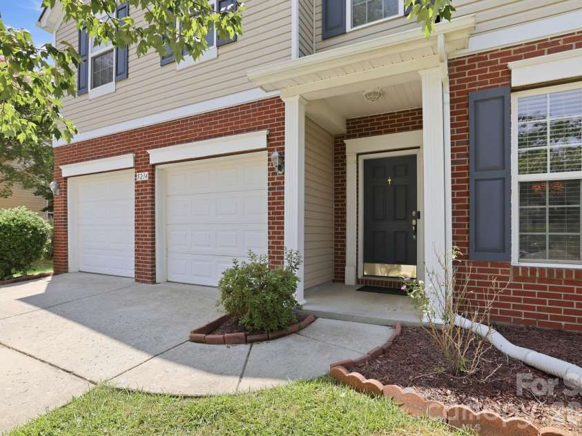5214 Coffeeberry Lane, Charlotte, NC 28227.  MLS# CAR4398838, YatesRealty ID 36029. 