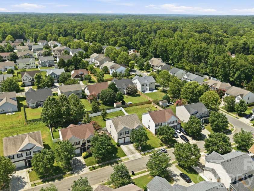 5214 Coffeeberry Lane, Charlotte, NC 28227.  MLS# CAR4398838, YatesRealty ID 36029. 