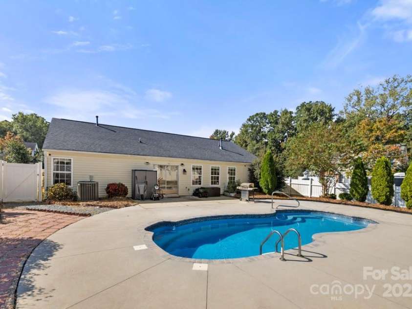 1010 Glen Hollow Drive, Indian Trail, NC 28079.  MLS# CAR4305225, YatesRealty ID 3603. 