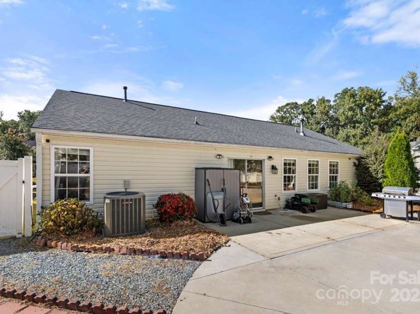 1010 Glen Hollow Drive, Indian Trail, NC 28079.  MLS# CAR4305225, YatesRealty ID 3603. 