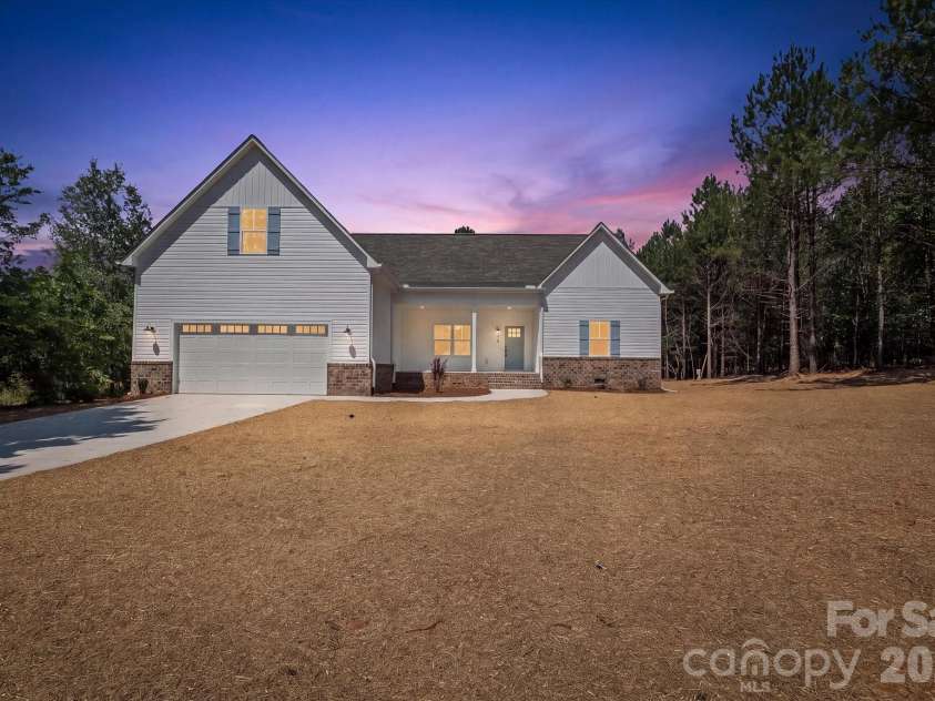 214 Lockhard Circle, Troutman, NC 28166.  MLS# CAR4399868, YatesRealty ID 36030. 