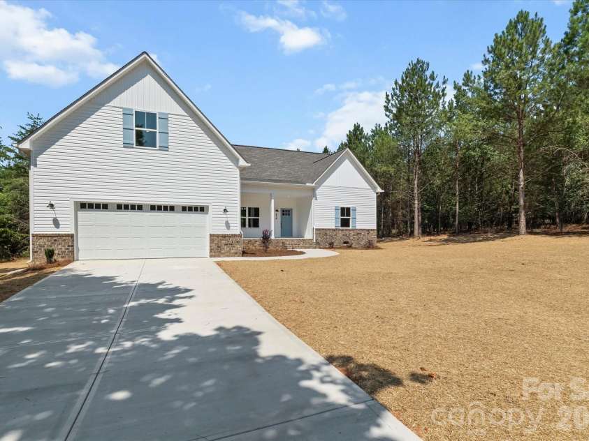 214 Lockhard Circle, Troutman, NC 28166.  MLS# CAR4399868, YatesRealty ID 36030. 