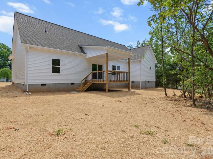 214 Lockhard Circle, Troutman, NC 28166.  MLS# CAR4399868, YatesRealty ID 36030. 