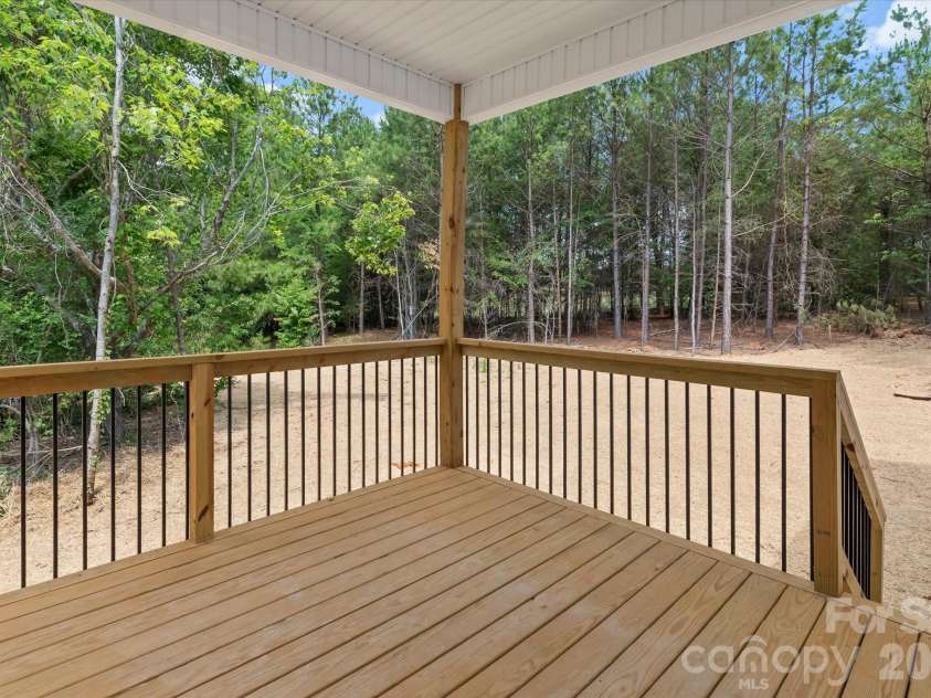 214 Lockhard Circle, Troutman, NC 28166.  MLS# CAR4399868, YatesRealty ID 36030. 