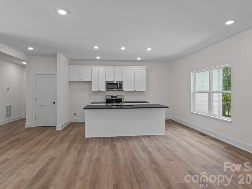 214 Lockhard Circle, Troutman, NC 28166.  MLS# CAR4399868, YatesRealty ID 36030. 