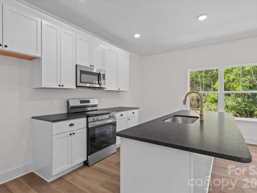 214 Lockhard Circle, Troutman, NC 28166.  MLS# CAR4399868, YatesRealty ID 36030. 