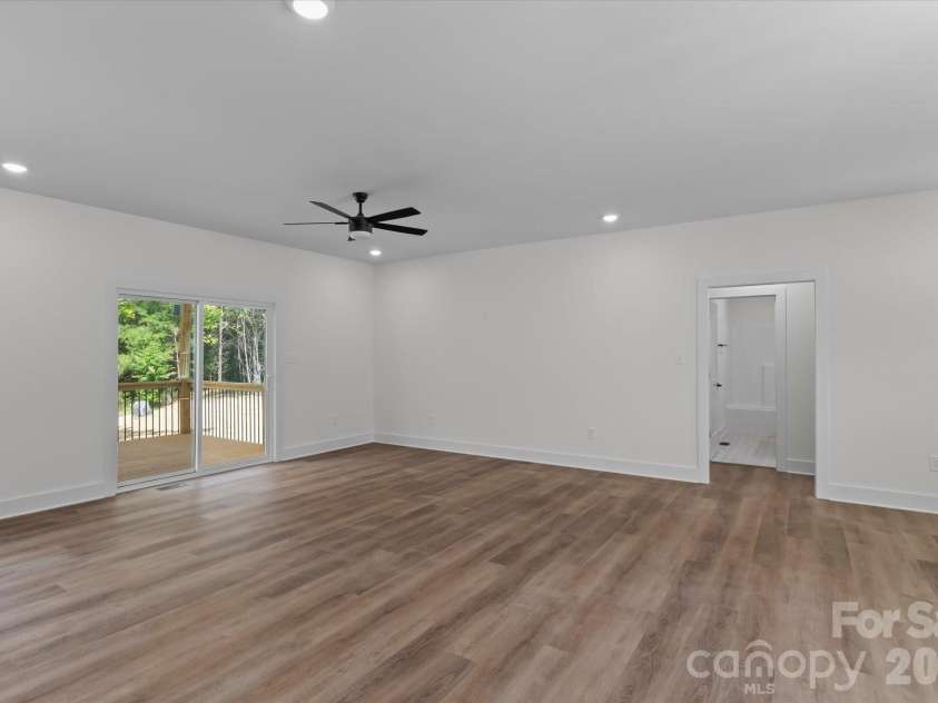 214 Lockhard Circle, Troutman, NC 28166.  MLS# CAR4399868, YatesRealty ID 36030. 