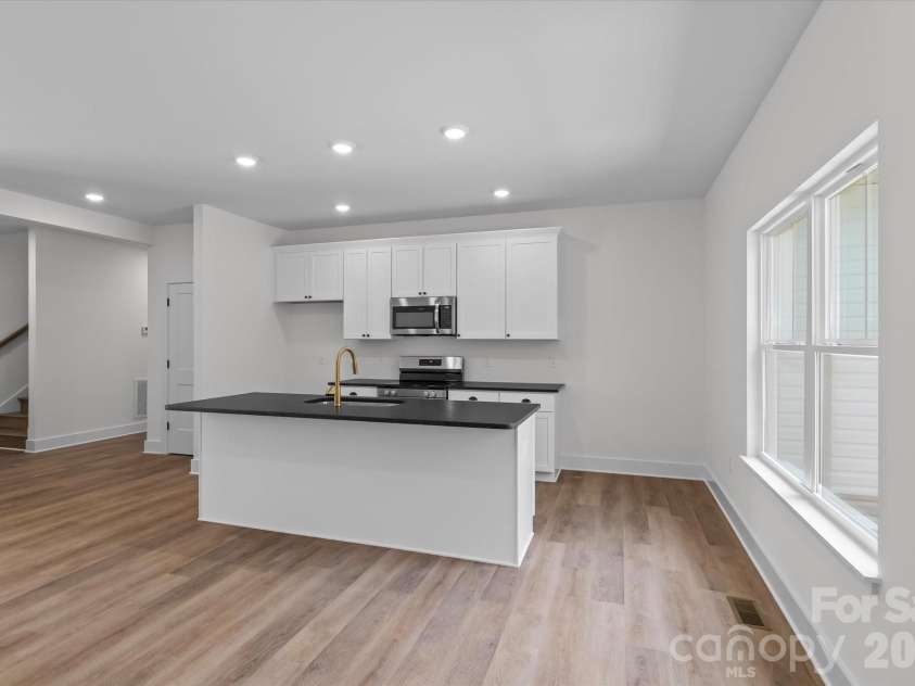 214 Lockhard Circle, Troutman, NC 28166.  MLS# CAR4399868, YatesRealty ID 36030. 