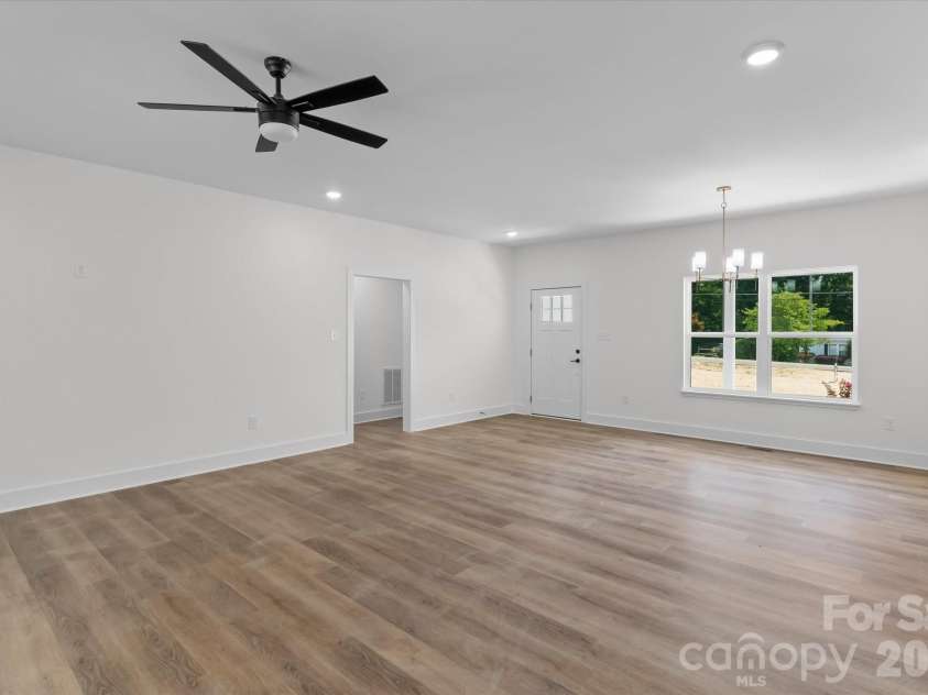 214 Lockhard Circle, Troutman, NC 28166.  MLS# CAR4399868, YatesRealty ID 36030. 