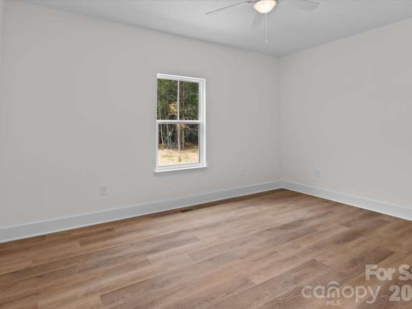 214 Lockhard Circle, Troutman, NC 28166.  MLS# CAR4399868, YatesRealty ID 36030. 