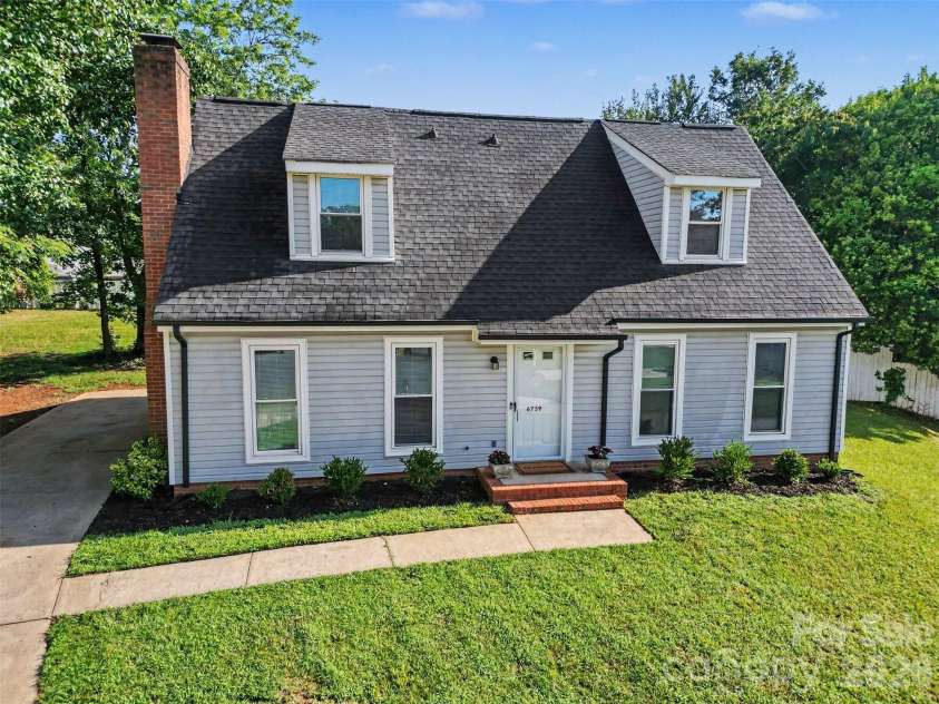 6739 Old Meadow Road, Charlotte, NC 28227.  MLS# CAR4401893, YatesRealty ID 36031. 