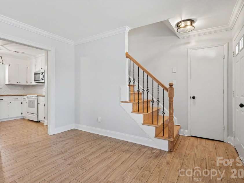 6739 Old Meadow Road, Charlotte, NC 28227.  MLS# CAR4401893, YatesRealty ID 36031. 