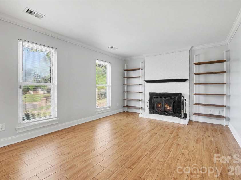 6739 Old Meadow Road, Charlotte, NC 28227.  MLS# CAR4401893, YatesRealty ID 36031. 