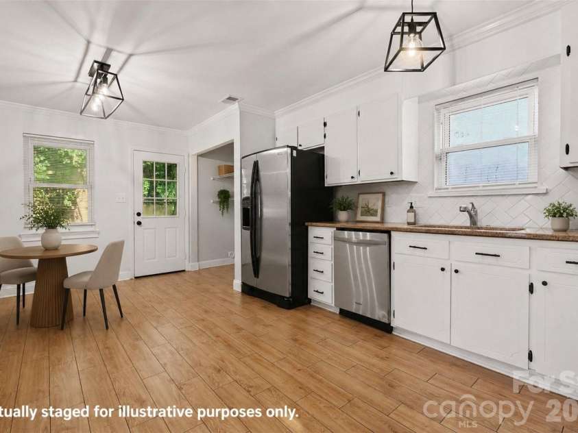 6739 Old Meadow Road, Charlotte, NC 28227.  MLS# CAR4401893, YatesRealty ID 36031. 