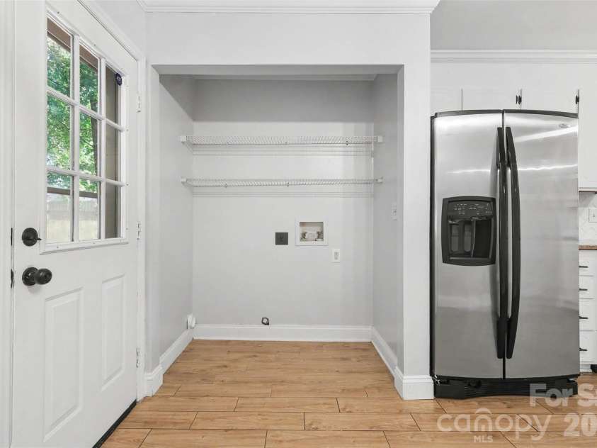6739 Old Meadow Road, Charlotte, NC 28227.  MLS# CAR4401893, YatesRealty ID 36031. 