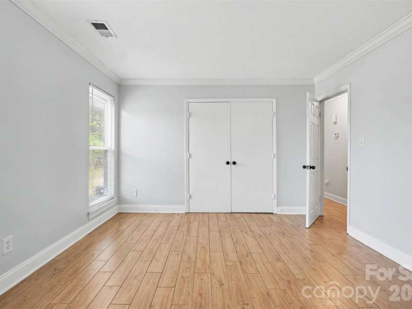 6739 Old Meadow Road, Charlotte, NC 28227.  MLS# CAR4401893, YatesRealty ID 36031. 