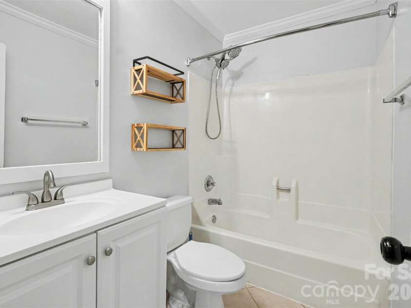 6739 Old Meadow Road, Charlotte, NC 28227.  MLS# CAR4401893, YatesRealty ID 36031. 