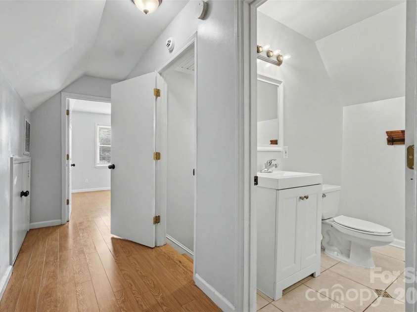 6739 Old Meadow Road, Charlotte, NC 28227.  MLS# CAR4401893, YatesRealty ID 36031. 