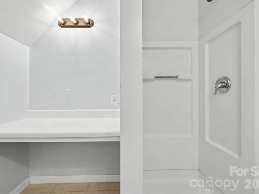6739 Old Meadow Road, Charlotte, NC 28227.  MLS# CAR4401893, YatesRealty ID 36031. 