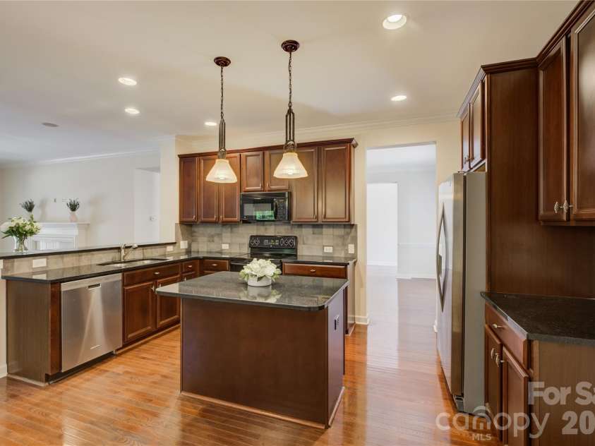14125 Montecastillo Place, Charlotte, NC 28278.  MLS# CAR4394148, YatesRealty ID 36035. 